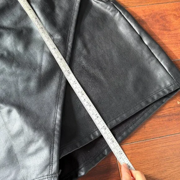 Arula Black Vegan Leather Skort Size 2X - Picture 6 of 8